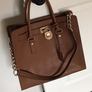 Purse very good condition Michael Kors